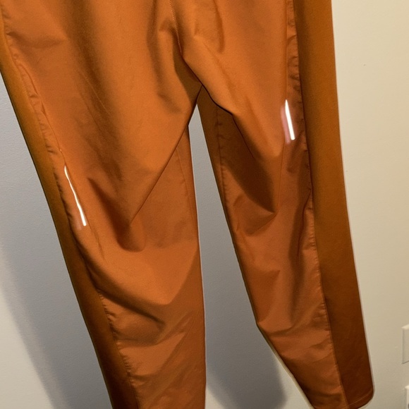 β»οΈ NWOT Nike Running Reflective Running Pants Recycled Material Medium - Picture 8 of 13